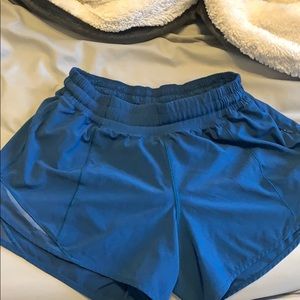 LULU LEMON 4’ HOTTY HOT SHORTS